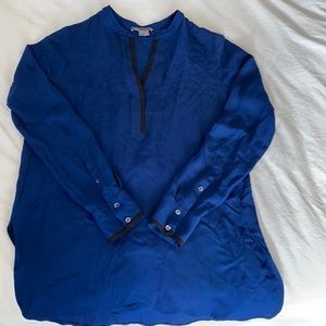 Vince 100% silk blue w black trim no collar blouse